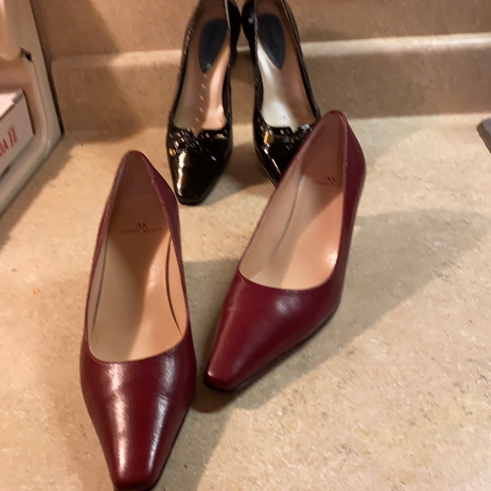 SOLD SEPARATELY! Burgundy / black shoes, plz ask